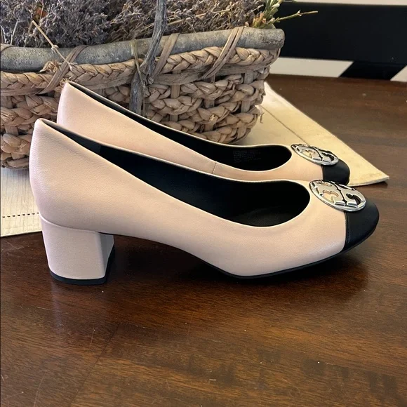 Tory Burch Pumps Size 7 1/2 NWOT - Picture 5 of 9